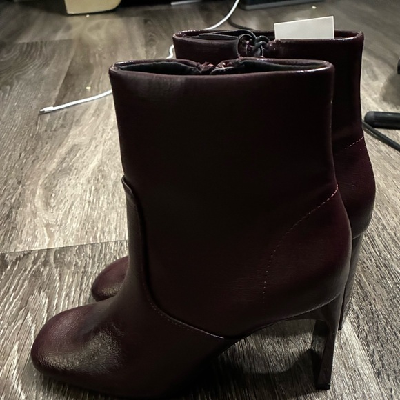 Brand New Zara Patent Leather Burgundy Ankle Boots. SZ 37 - Picture 3 of 4
